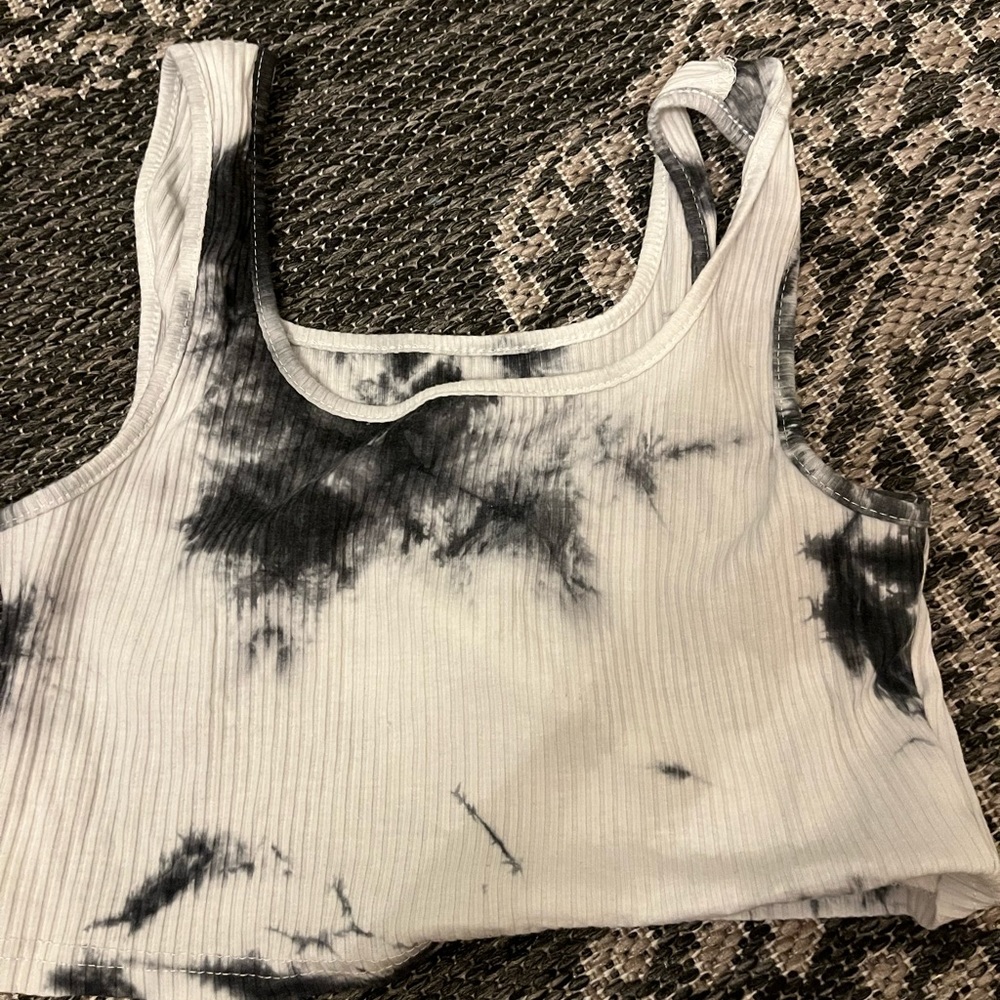 patterned crop top